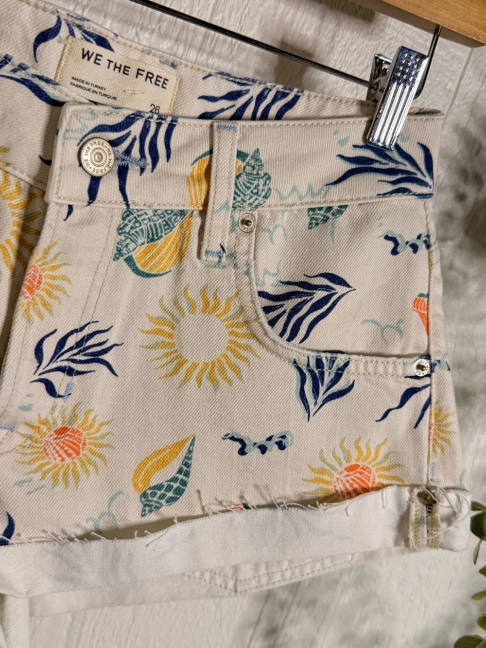 We the Free Cali Cuffed Printed Shorts NWOT Havana combo - Picture 4 of 6